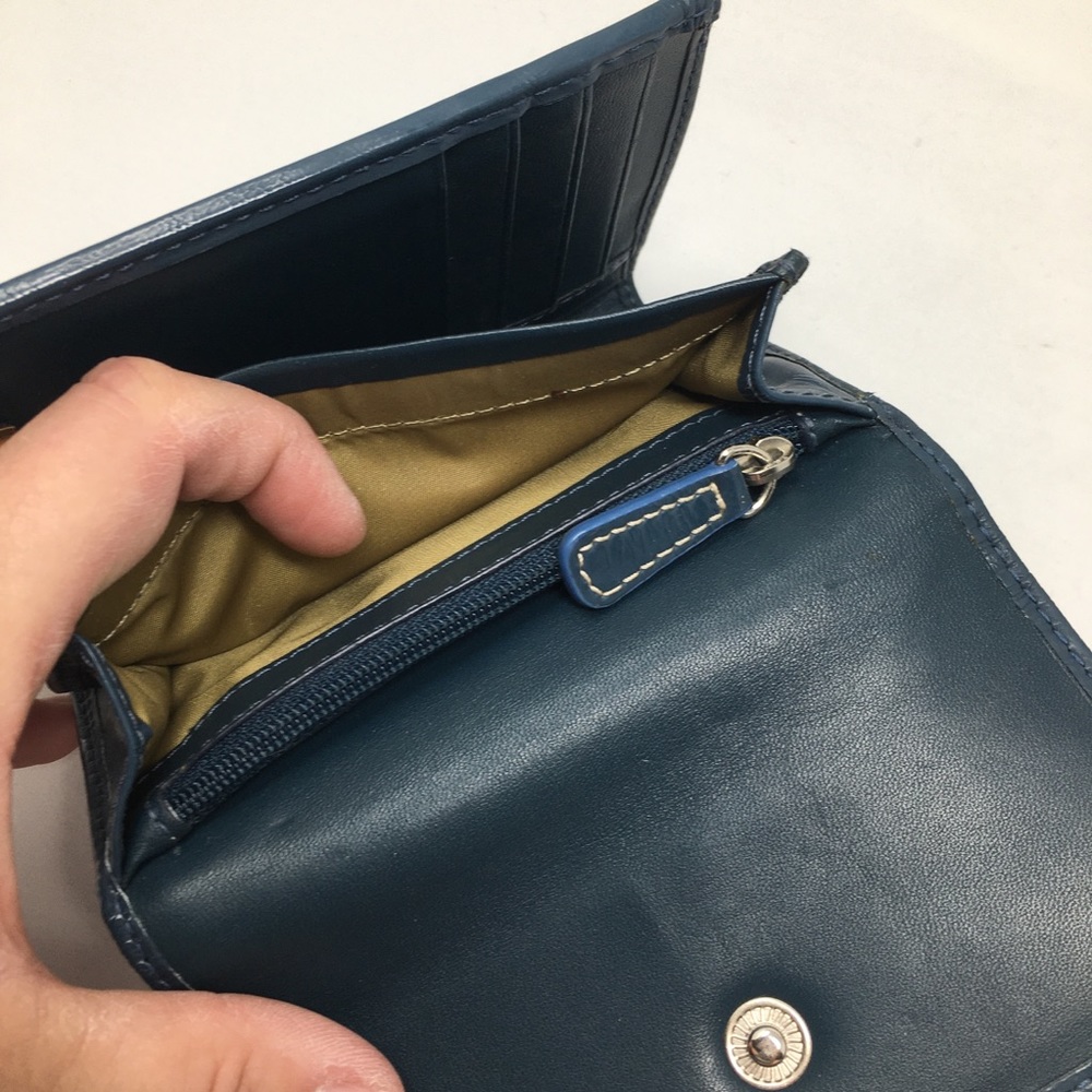 Teal Coach signature fabric wallet/leather inside - Picture 6 of 6